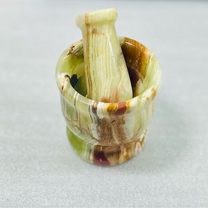 Mini Mortal and Pedestal.